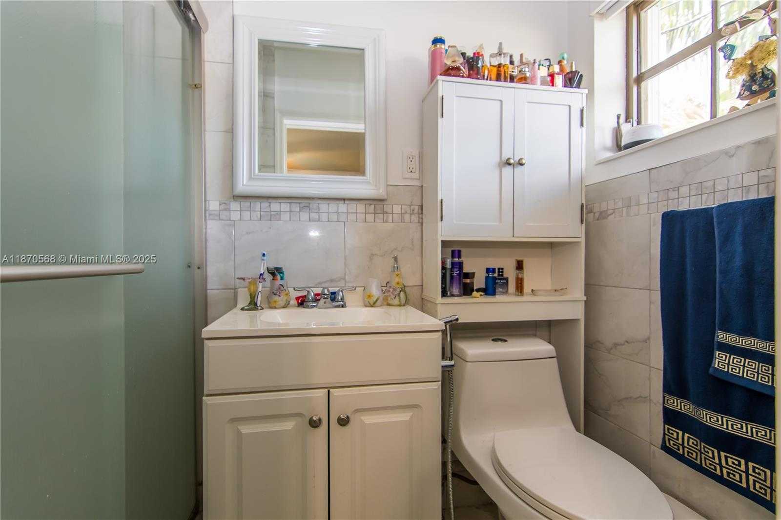 Small Image of 943 WEST 64TH PL, Hialeah Number 20