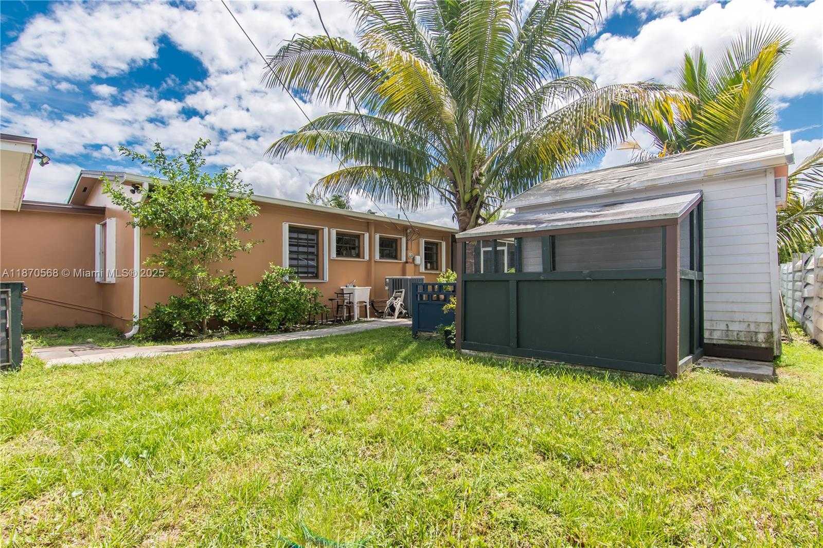 Small Image of 943 WEST 64TH PL, Hialeah Number 24