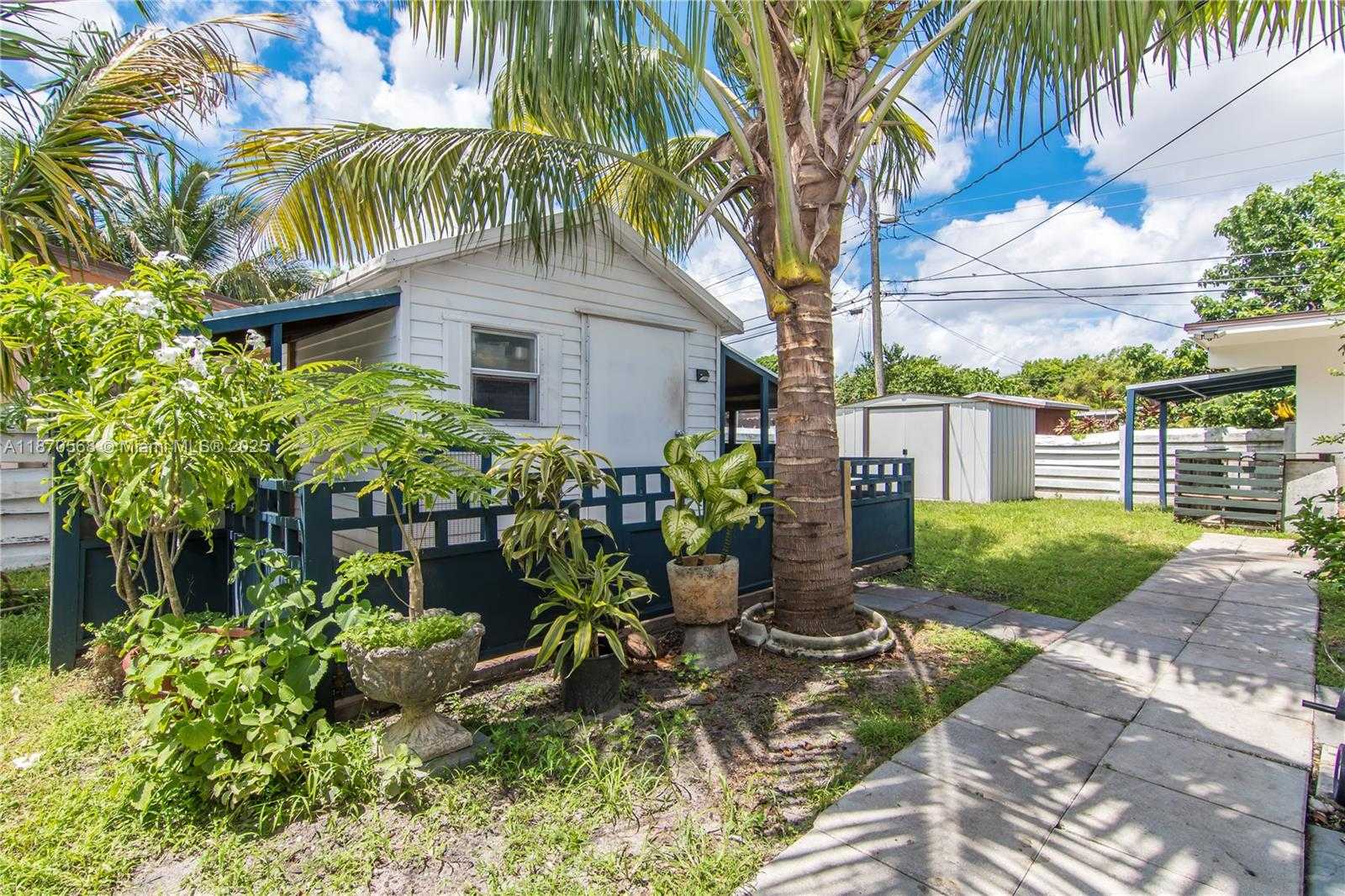 Small Image of 943 WEST 64TH PL, Hialeah Number 26