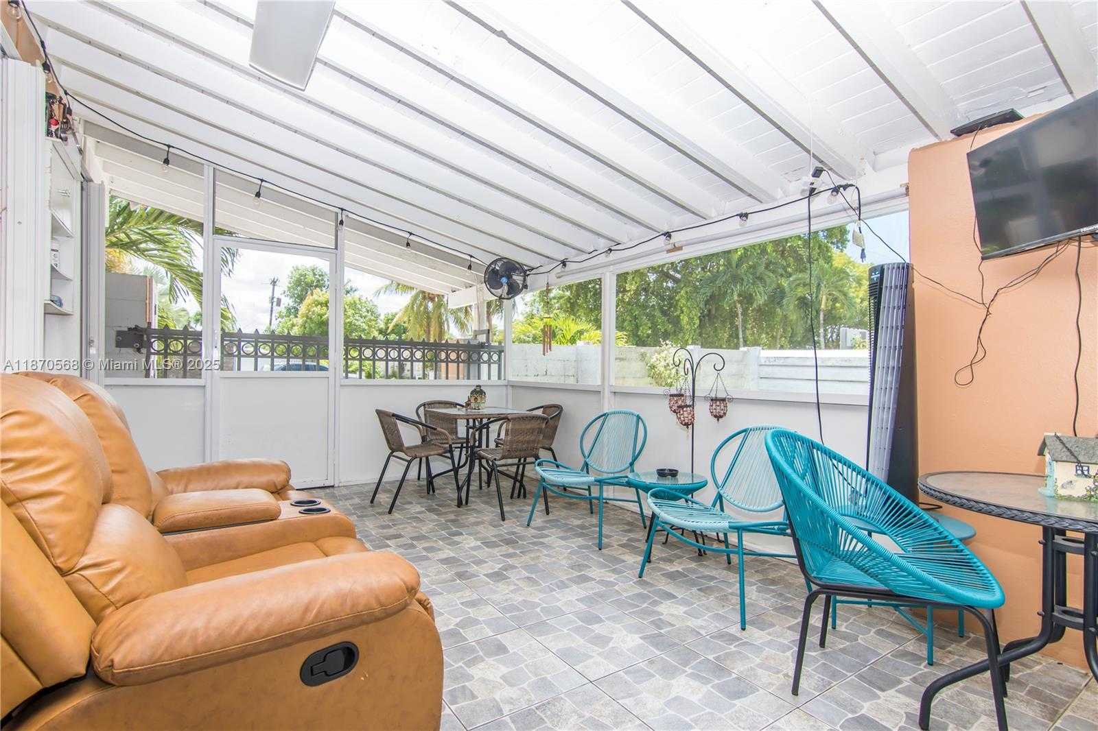 Small Image of 943 WEST 64TH PL, Hialeah Number 27