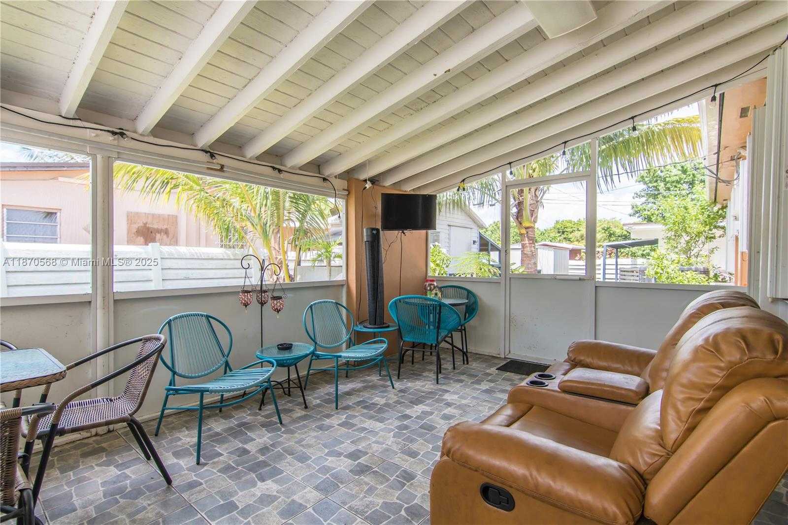 Small Image of 943 WEST 64TH PL, Hialeah Number 28