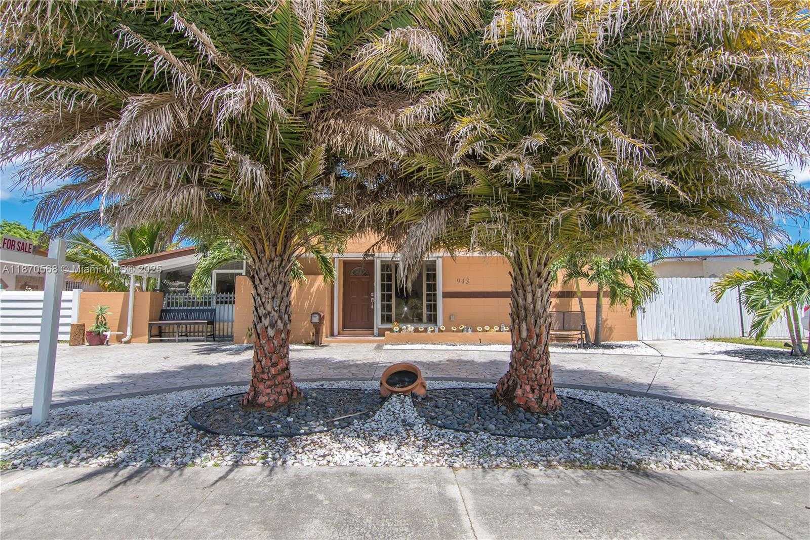 Small Image of 943 WEST 64TH PL, Hialeah Number 3