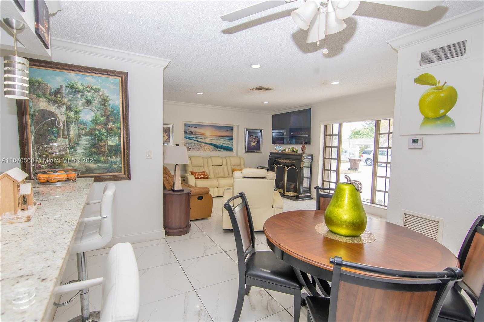 Small Image of 943 WEST 64TH PL, Hialeah Number 9