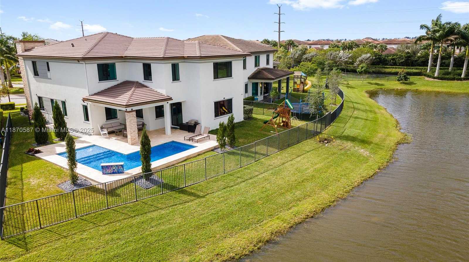 Small Image of 10945 WINDWARD ST, Parkland Number 10