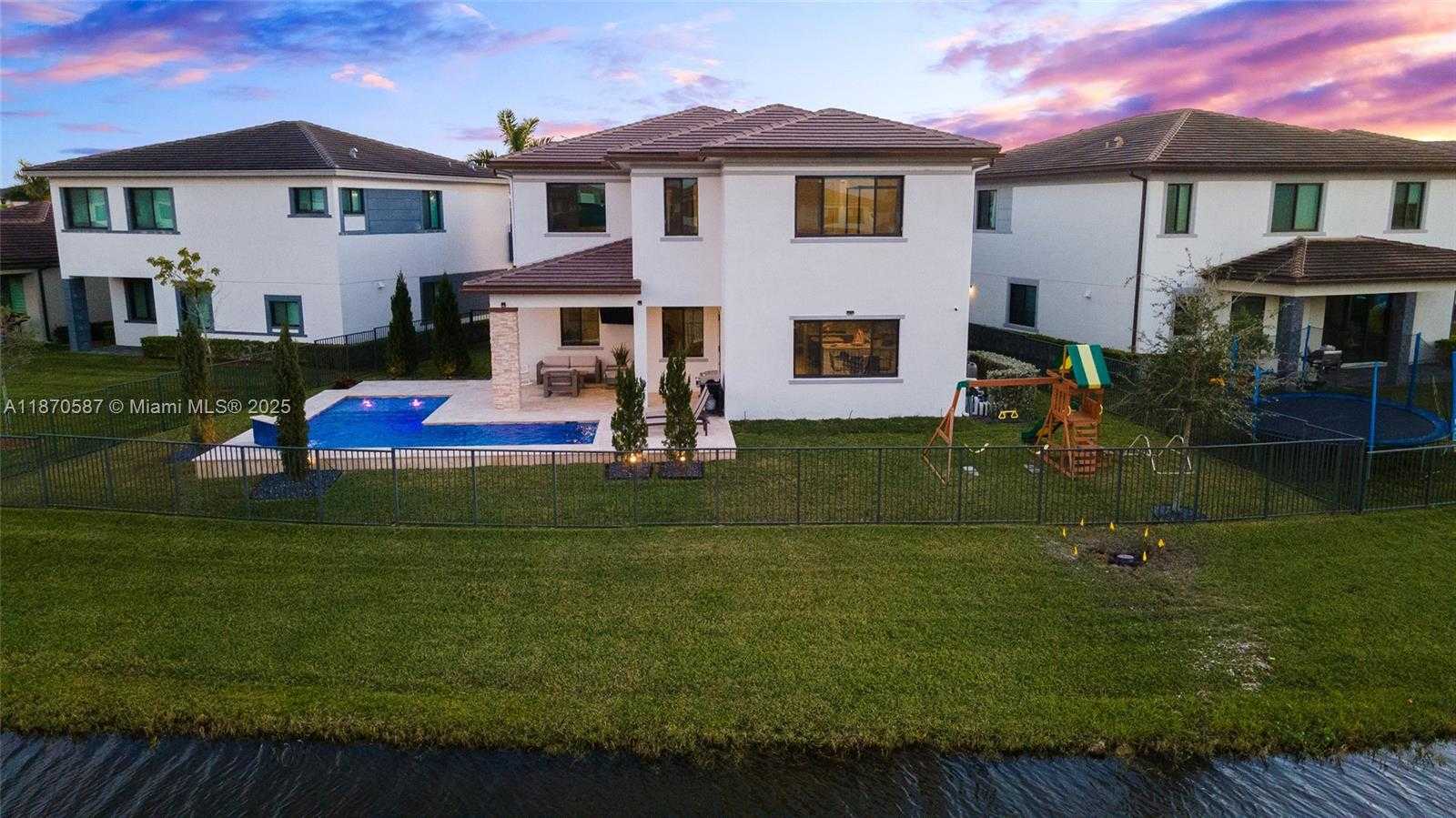 Small Image of 10945 WINDWARD ST, Parkland Number 13