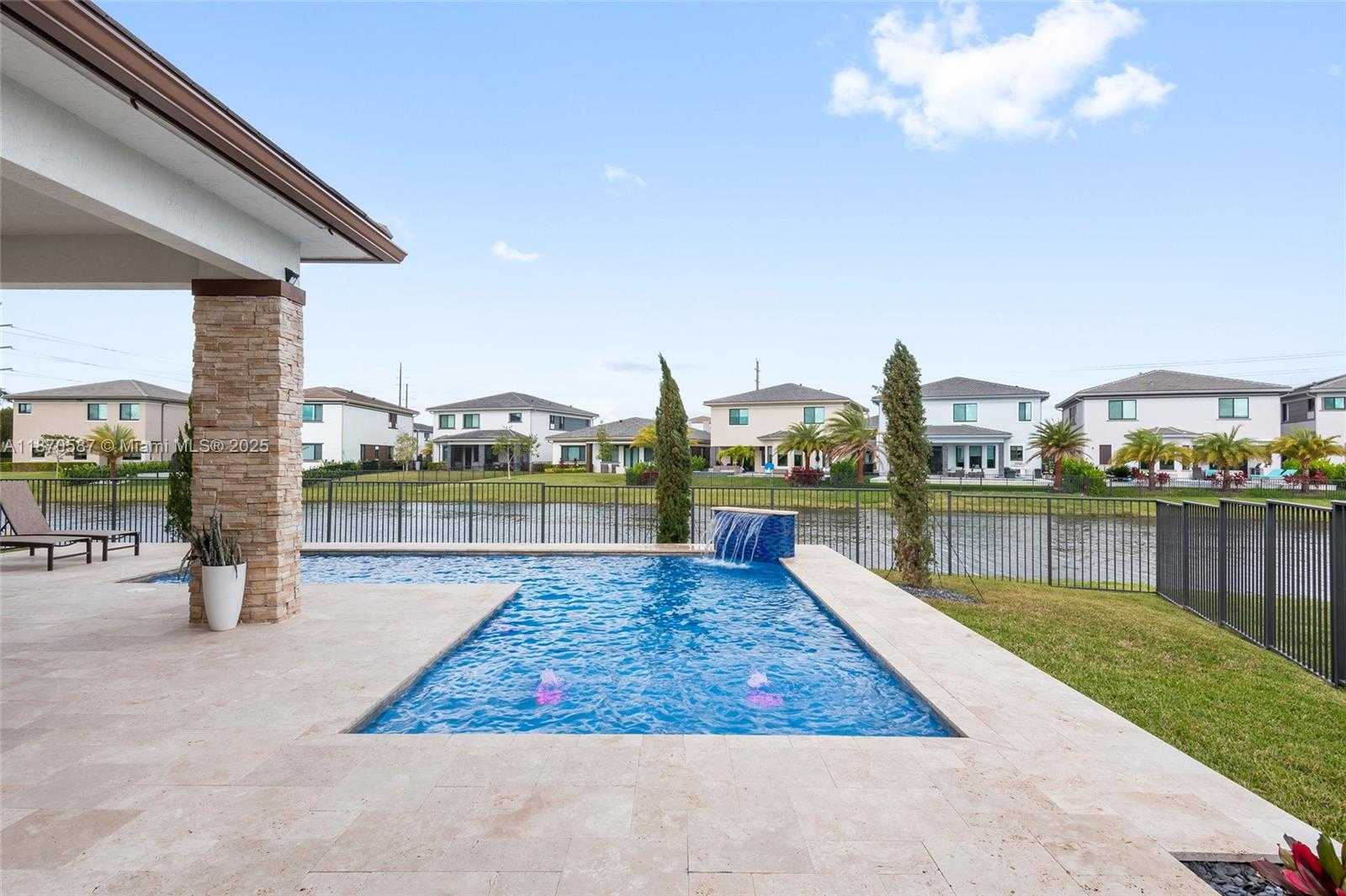 Small Image of 10945 WINDWARD ST, Parkland Number 18