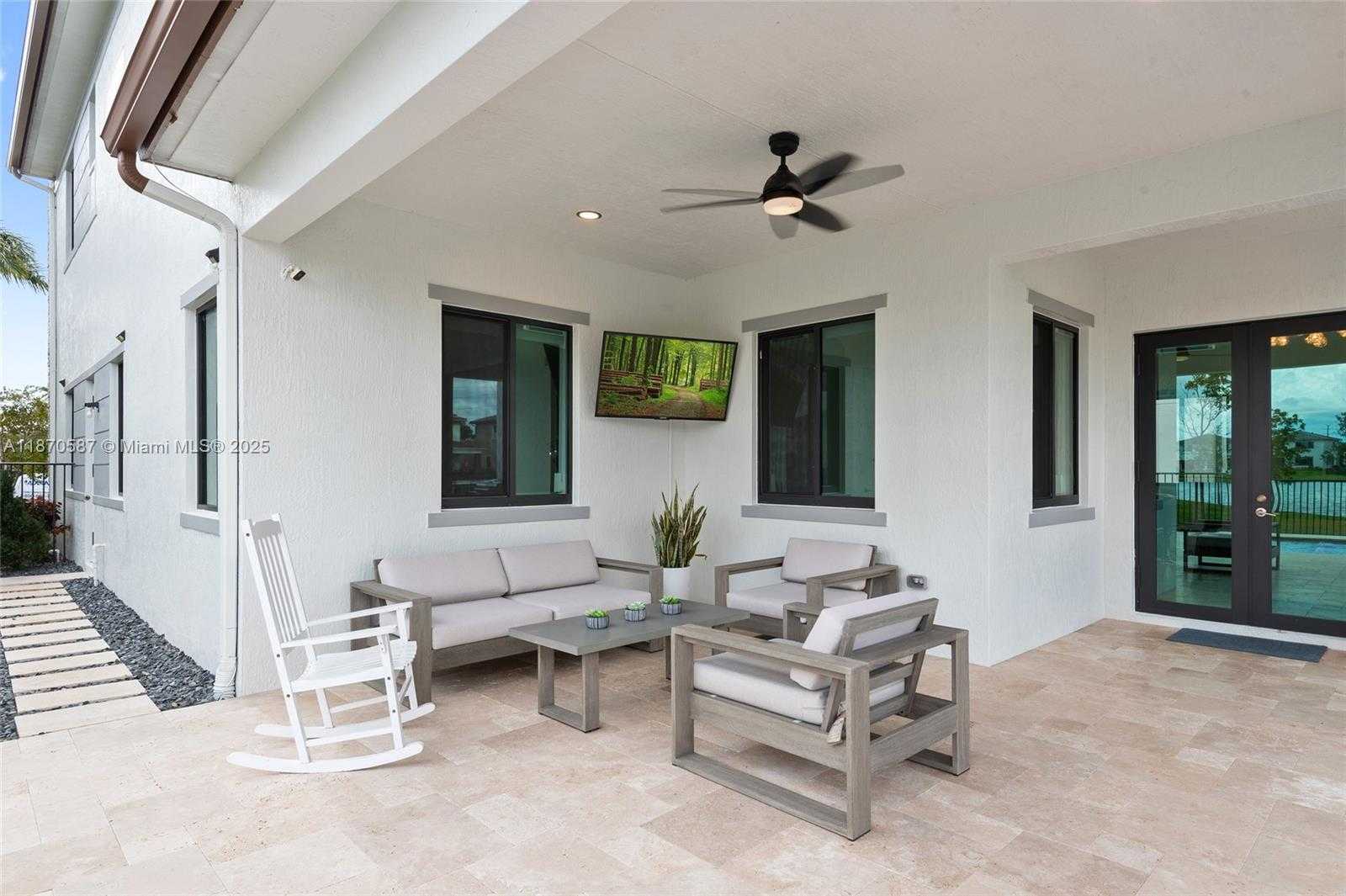 Small Image of 10945 WINDWARD ST, Parkland Number 22