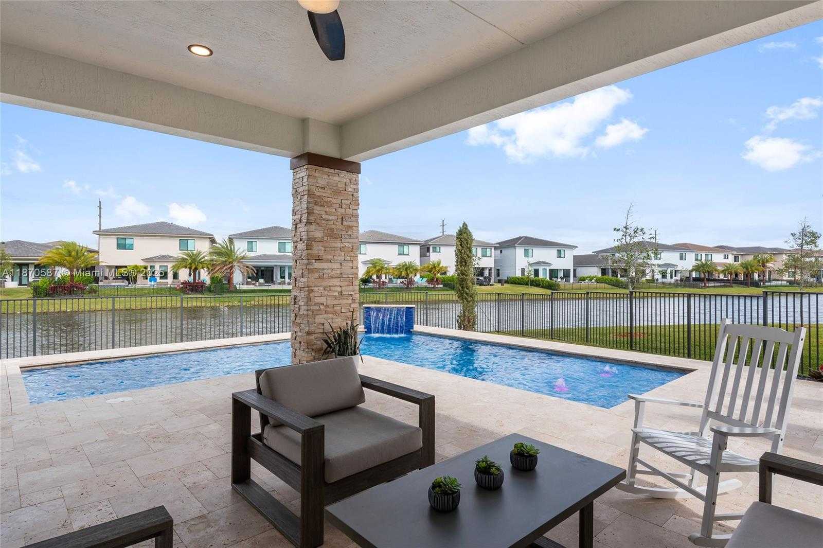 Small Image of 10945 WINDWARD ST, Parkland Number 23