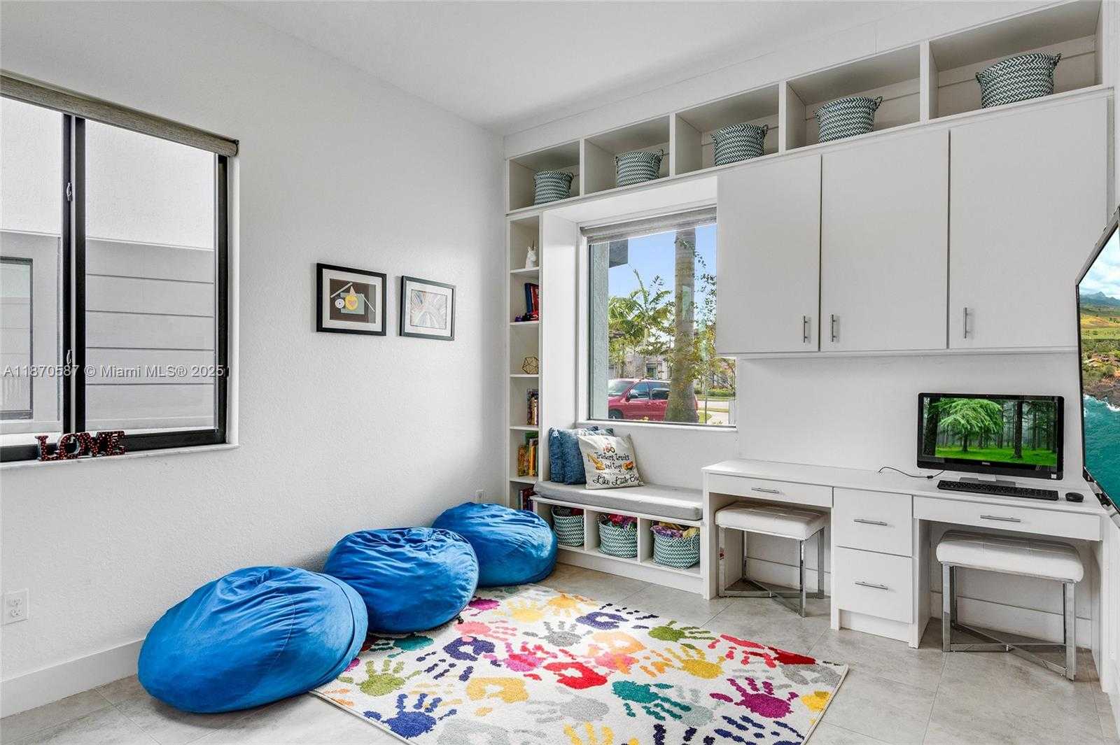 Small Image of 10945 WINDWARD ST, Parkland Number 26