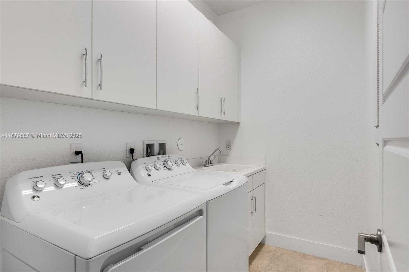 Small Image of 10945 WINDWARD ST, Parkland Number 34