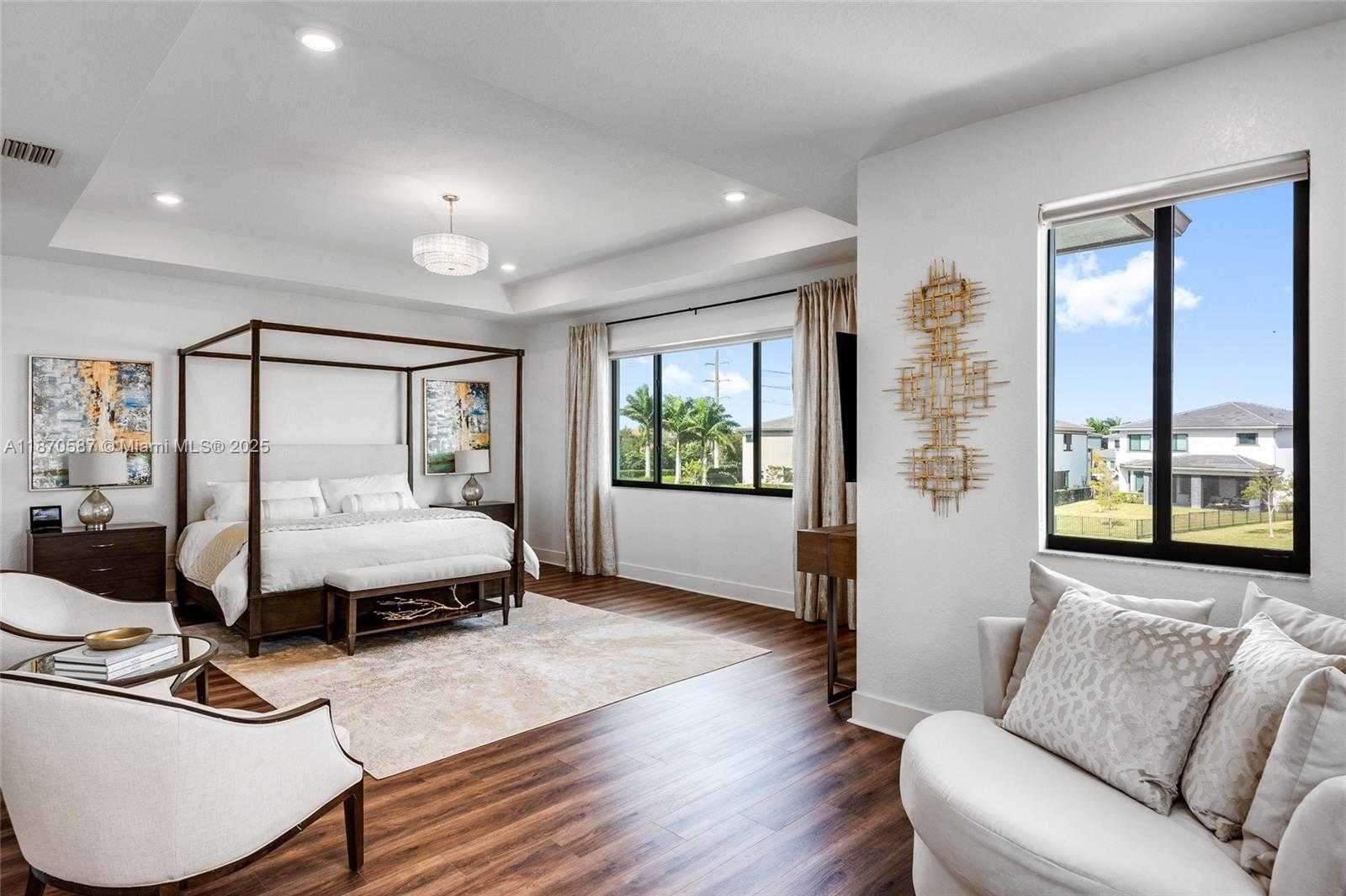 Small Image of 10945 WINDWARD ST, Parkland Number 35