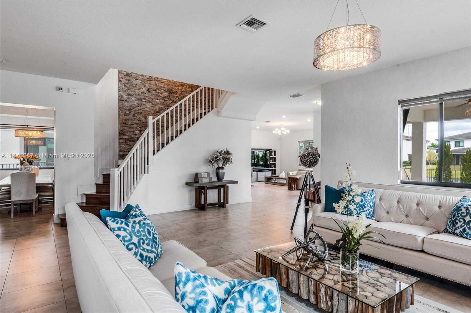 Small Image of 10945 WINDWARD ST, Parkland Number 49