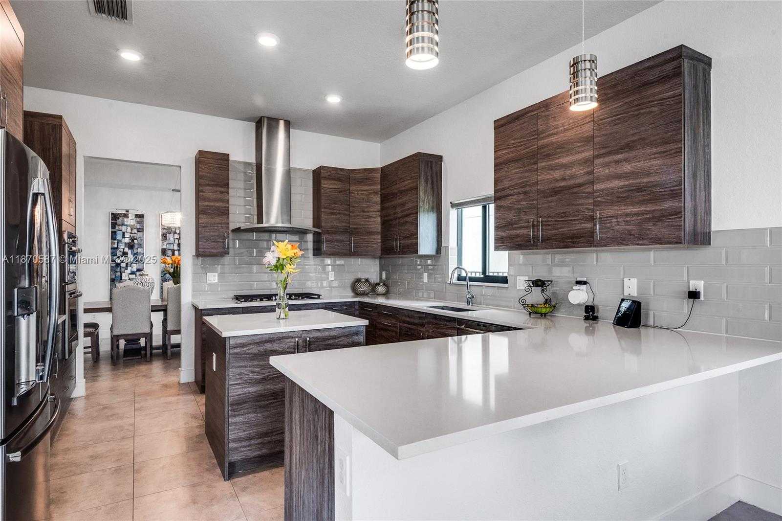 Small Image of 10945 WINDWARD ST, Parkland Number 53
