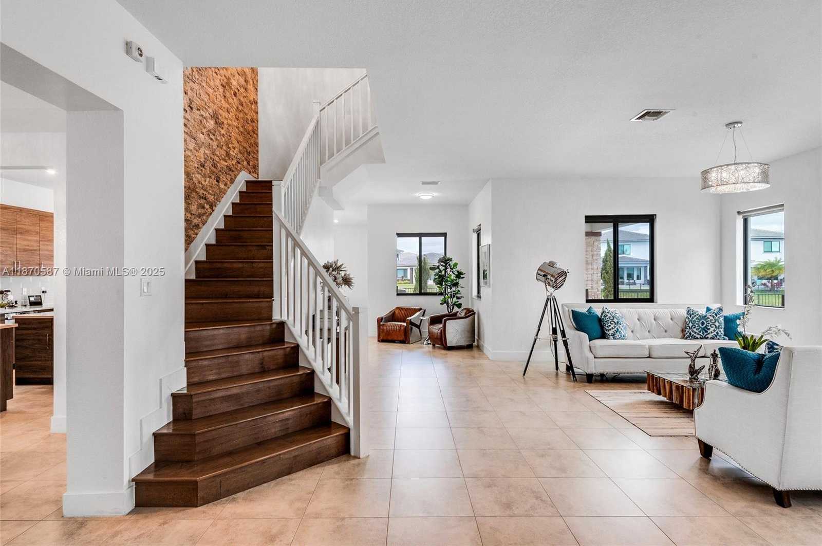 Small Image of 10945 WINDWARD ST, Parkland Number 56