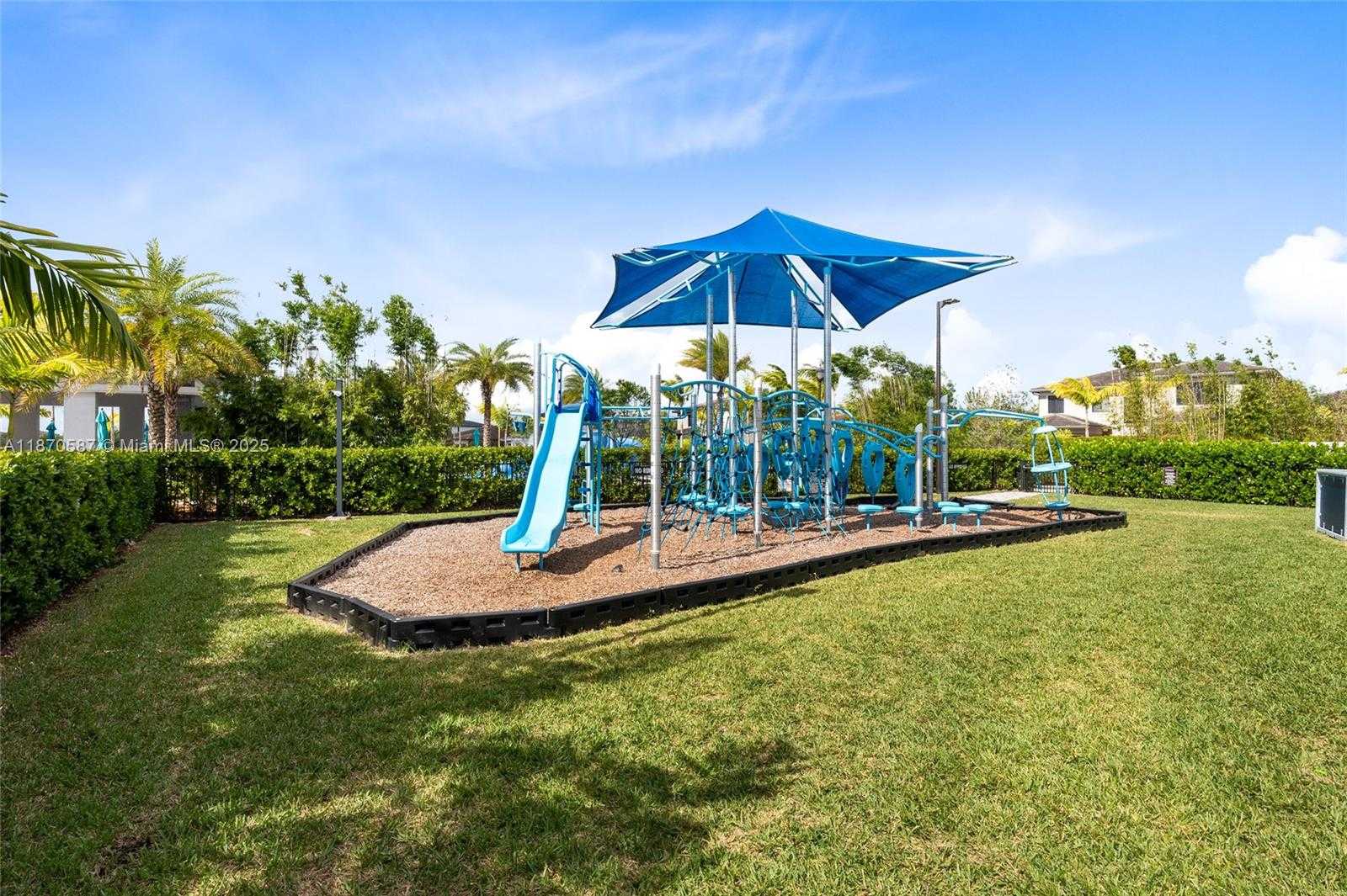Small Image of 10945 WINDWARD ST, Parkland Number 69