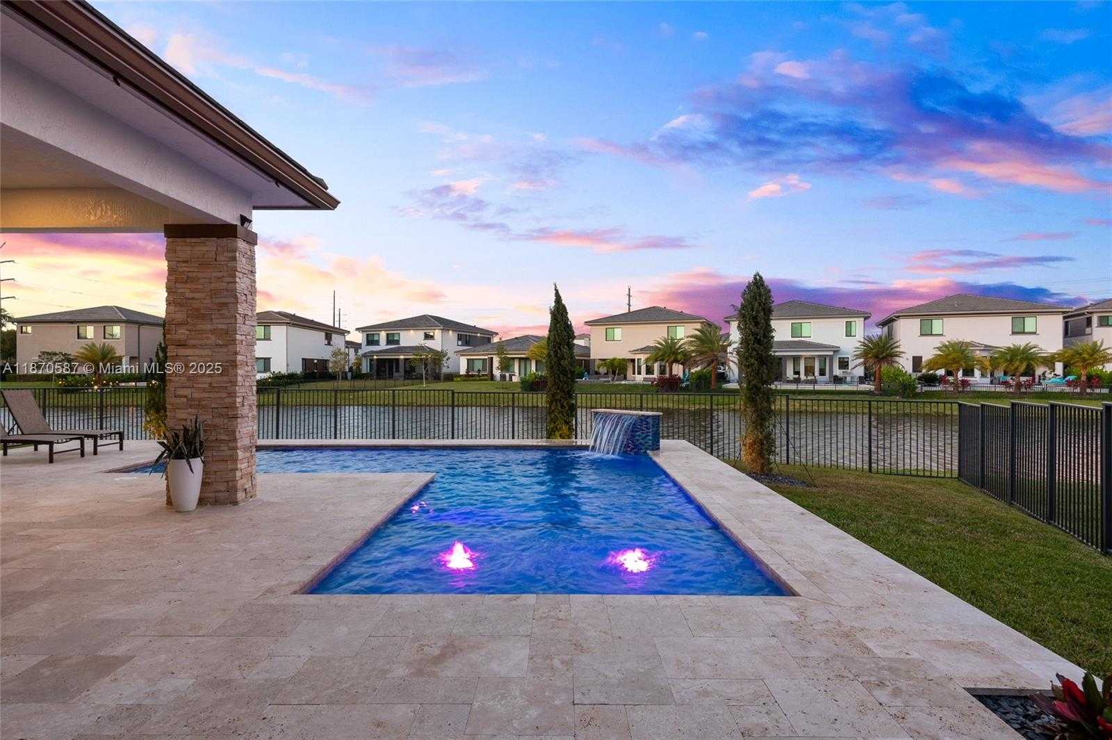 Small Image of 10945 WINDWARD ST, Parkland Number 73