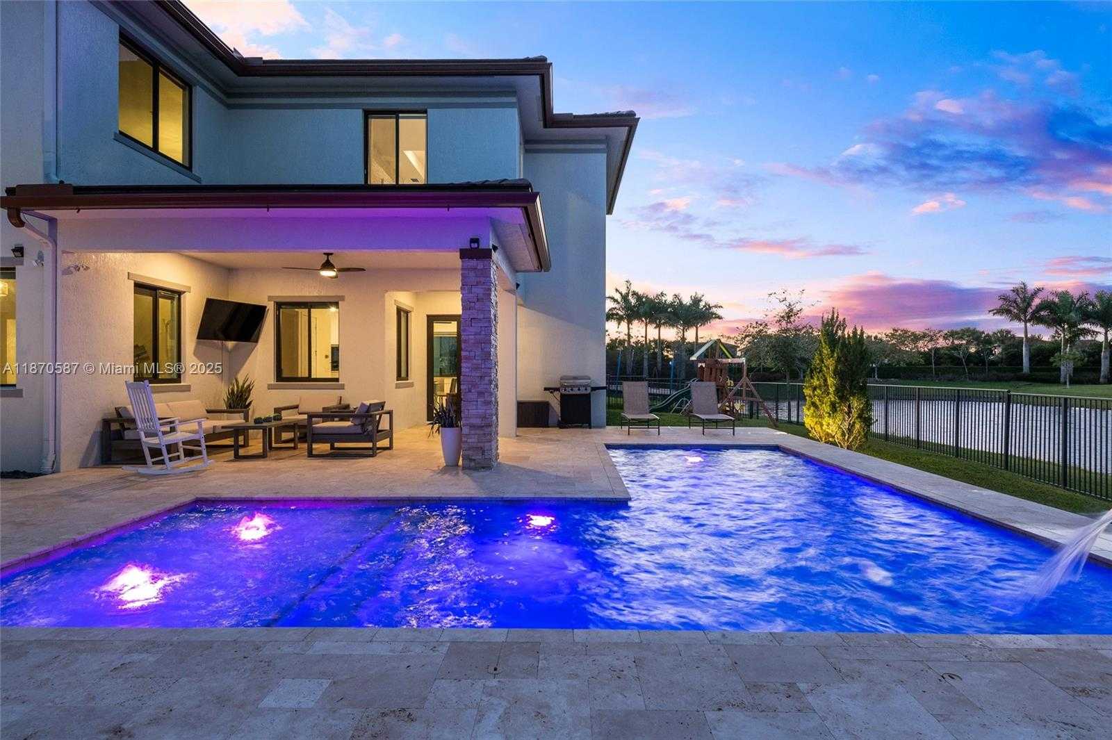 Small Image of 10945 WINDWARD ST, Parkland Number 79