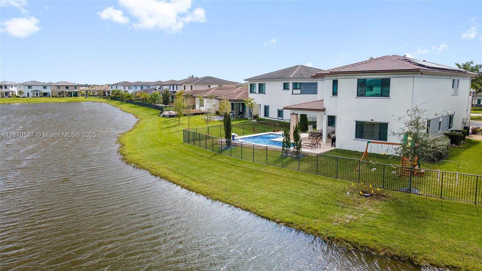 Small Image of 10945 WINDWARD ST, Parkland Number 8