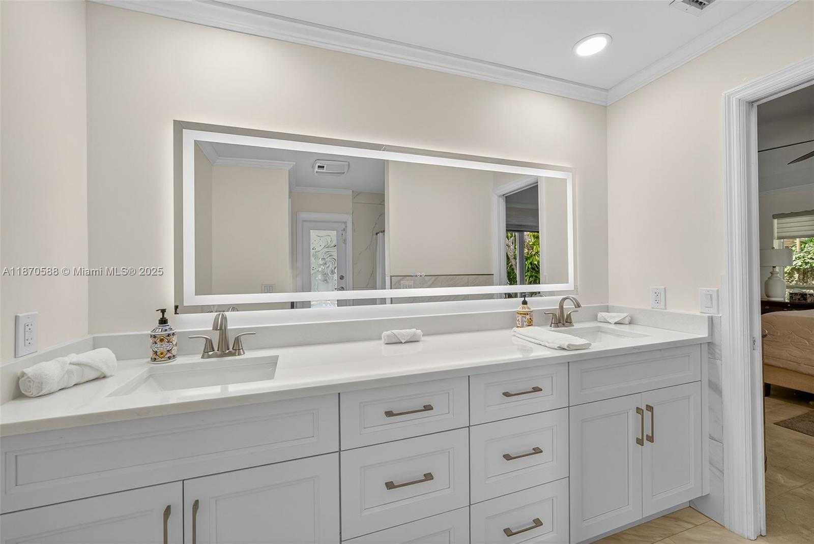 Small Image of 1733 NORTH EAST 35TH ST, Oakland Park Number 21