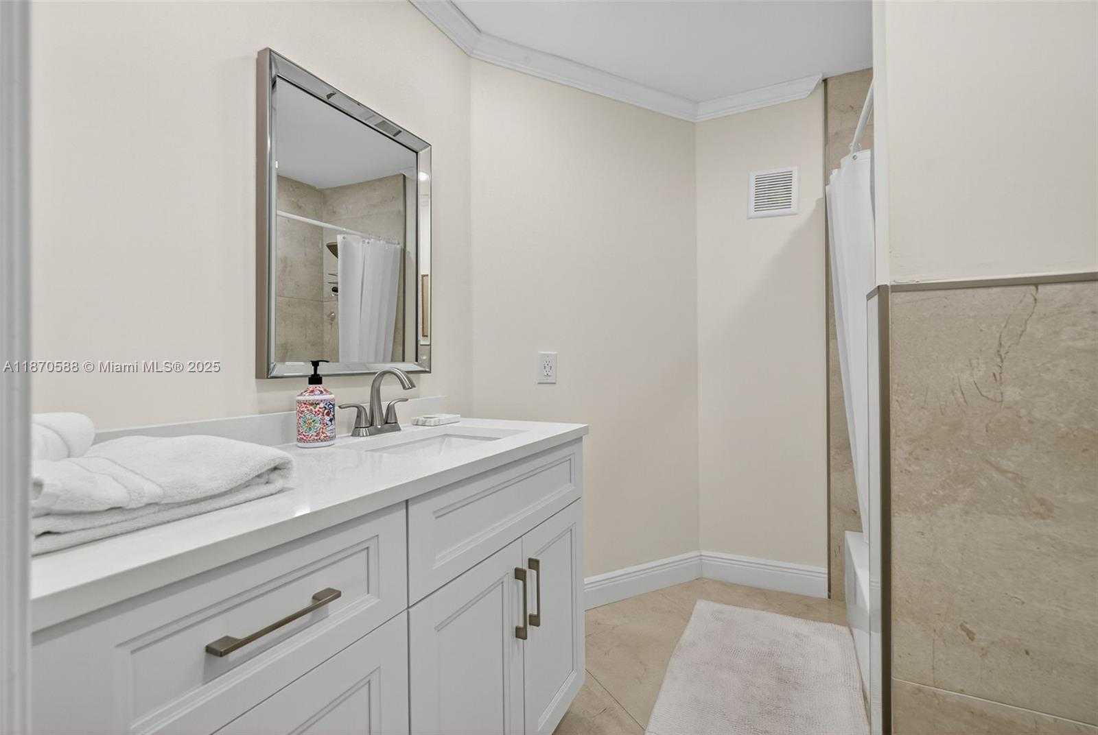 Small Image of 1733 NORTH EAST 35TH ST, Oakland Park Number 25