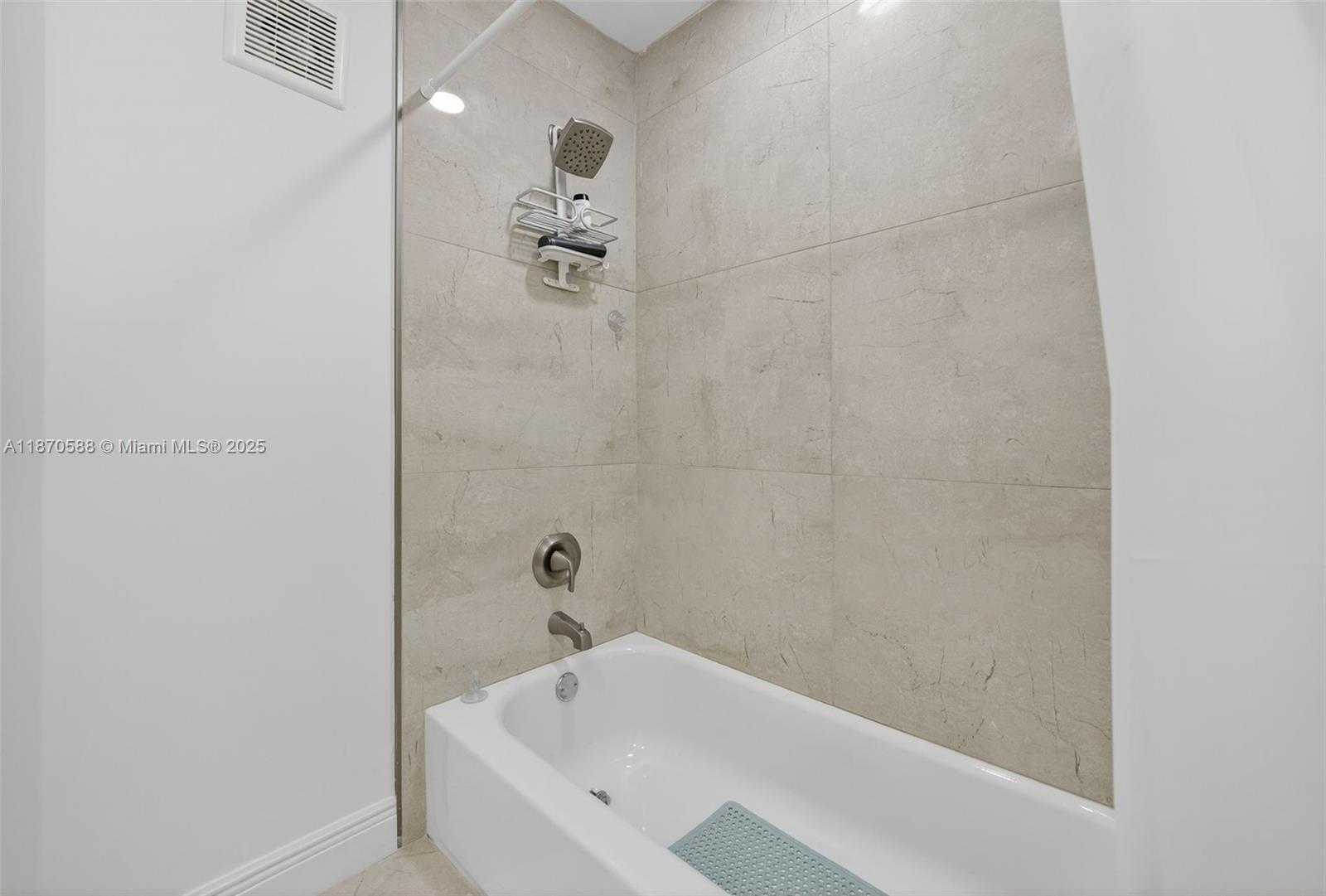 Small Image of 1733 NORTH EAST 35TH ST, Oakland Park Number 26