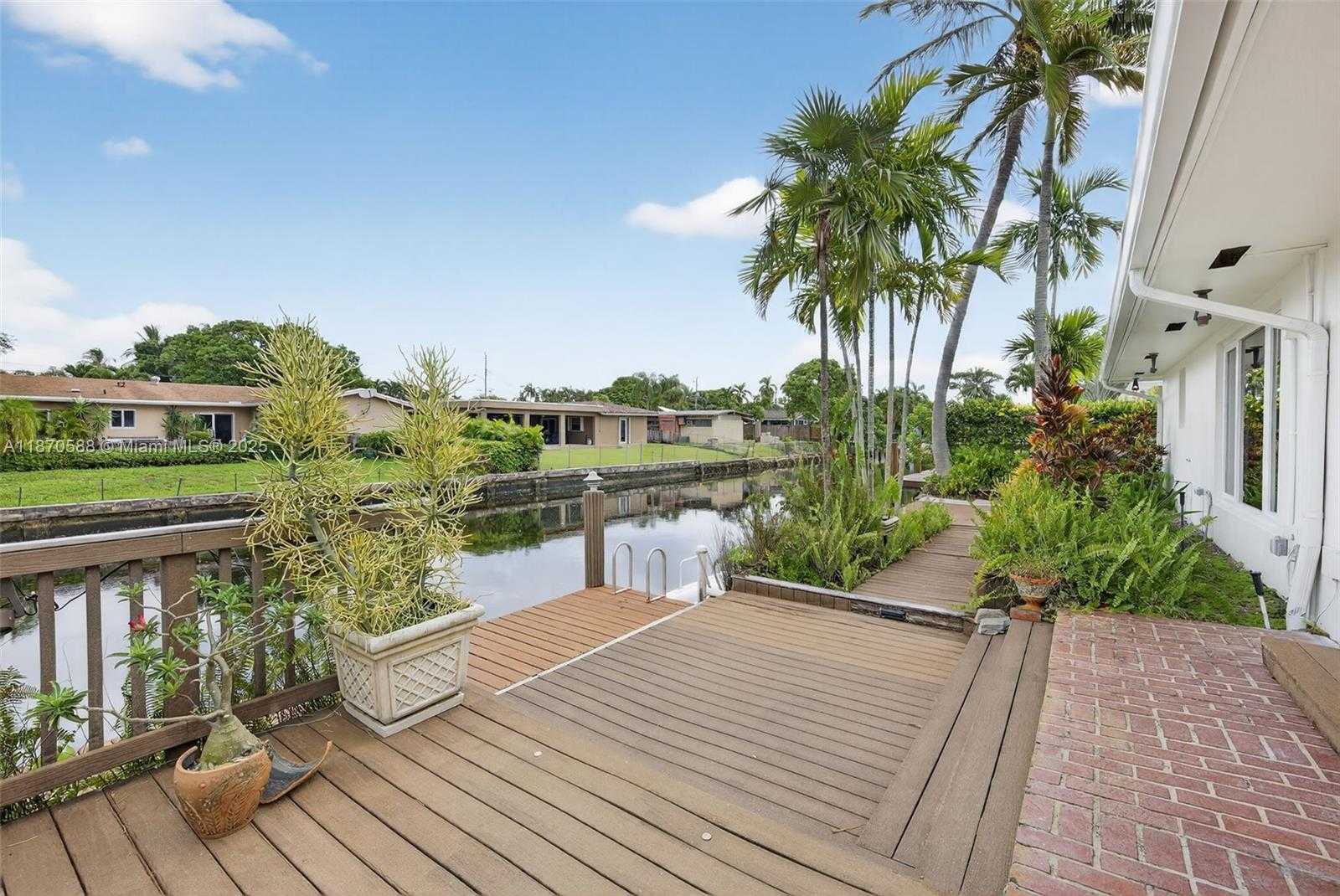 Small Image of 1733 NORTH EAST 35TH ST, Oakland Park Number 31