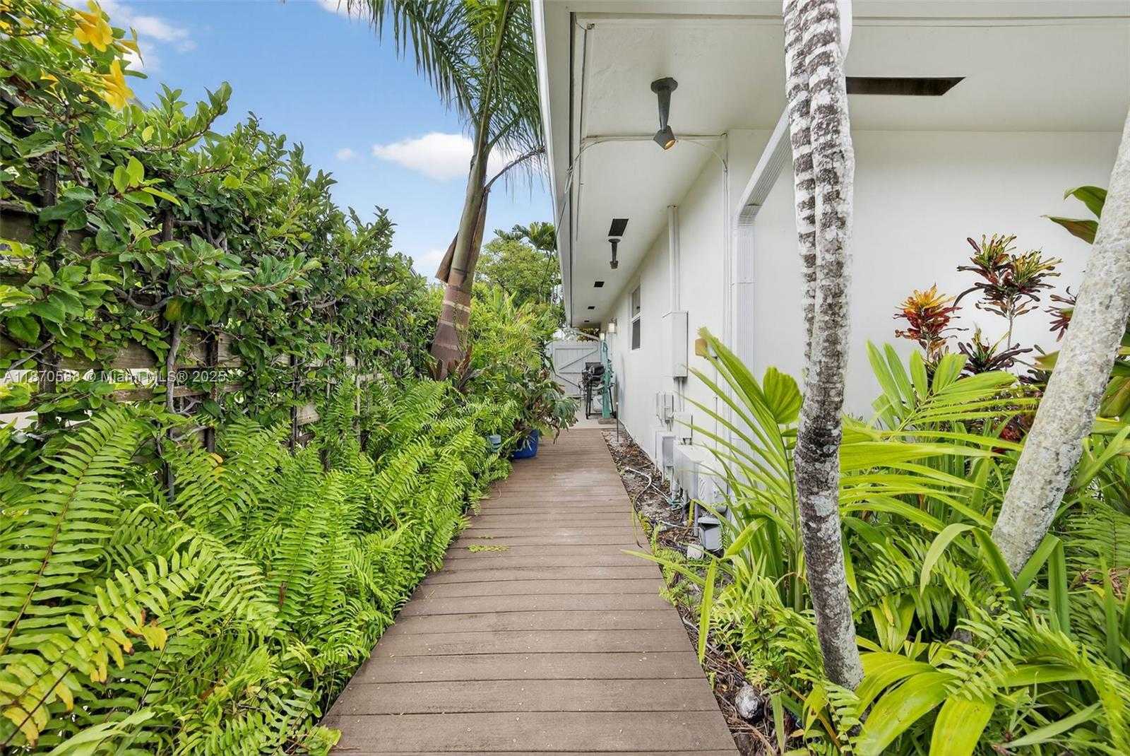 Small Image of 1733 NORTH EAST 35TH ST, Oakland Park Number 33