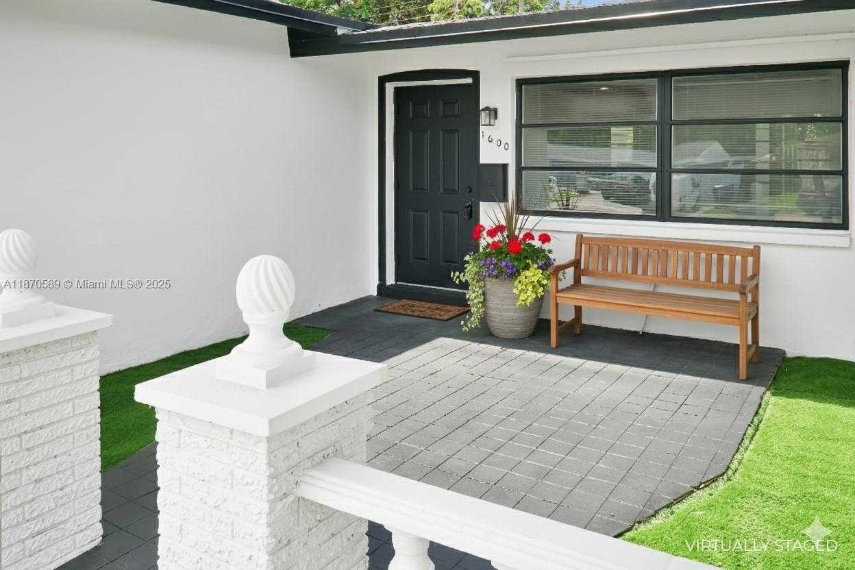 Small Image of 1600 NORTH 74TH TER, Hollywood Number 3