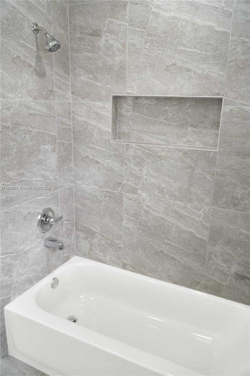 Small Image of 1600 NORTH 74TH TER, Hollywood Number 31