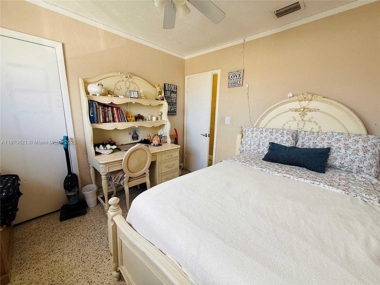 Small Image of 1158 WEST 24TH ST, Hialeah Number 17