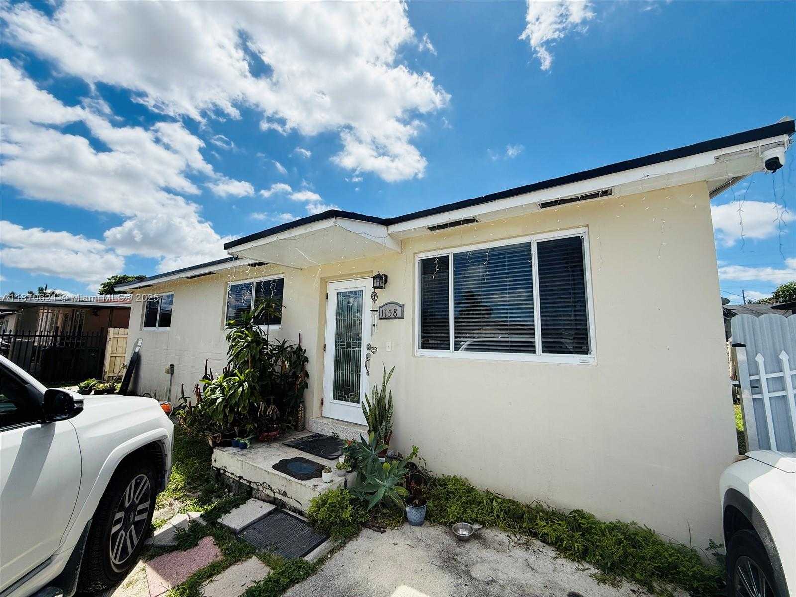 Small Image of 1158 WEST 24TH ST, Hialeah Number 2