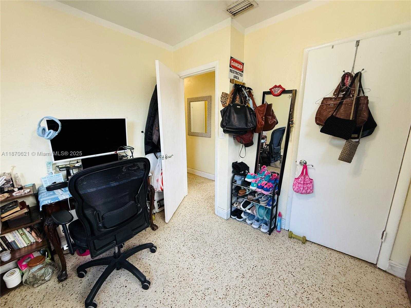 Small Image of 1158 WEST 24TH ST, Hialeah Number 22