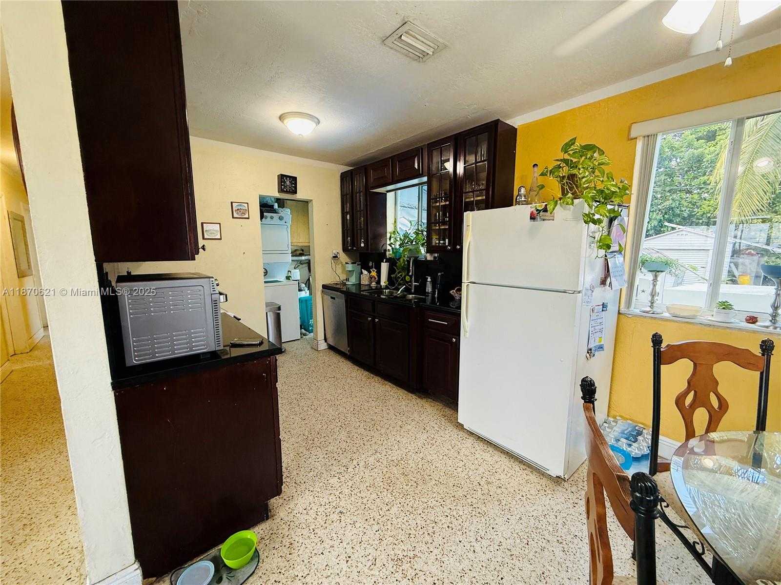 Small Image of 1158 WEST 24TH ST, Hialeah Number 7