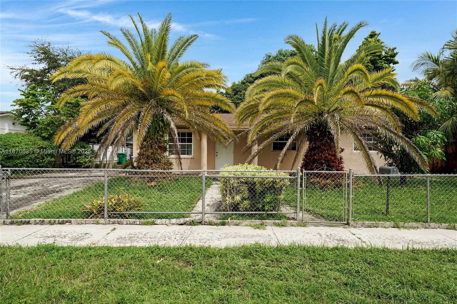 Small Image of 4215 NORTH WEST 197TH ST, Miami Gardens Number 4