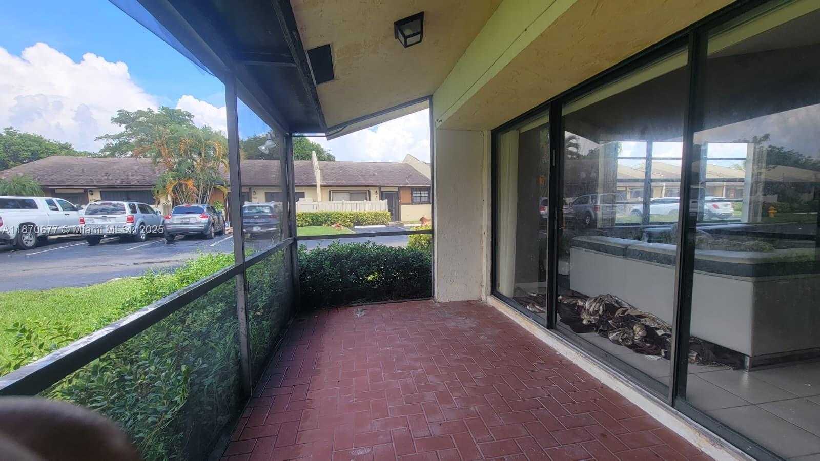 Small Image of 715 BANKS RD, Margate Number 3