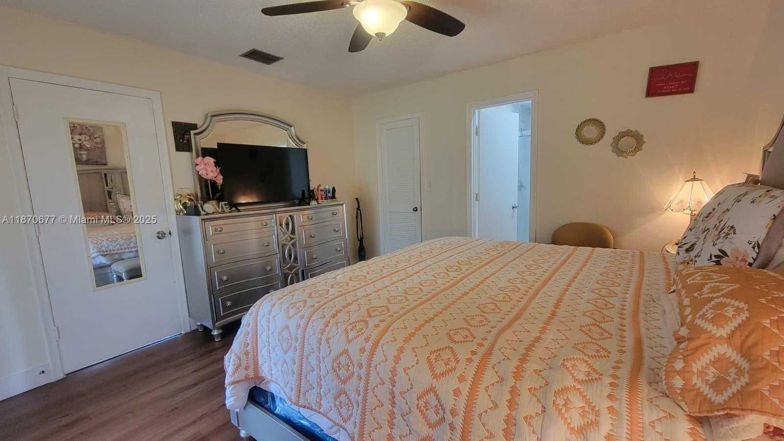 Small Image of 715 BANKS RD, Margate Number 9