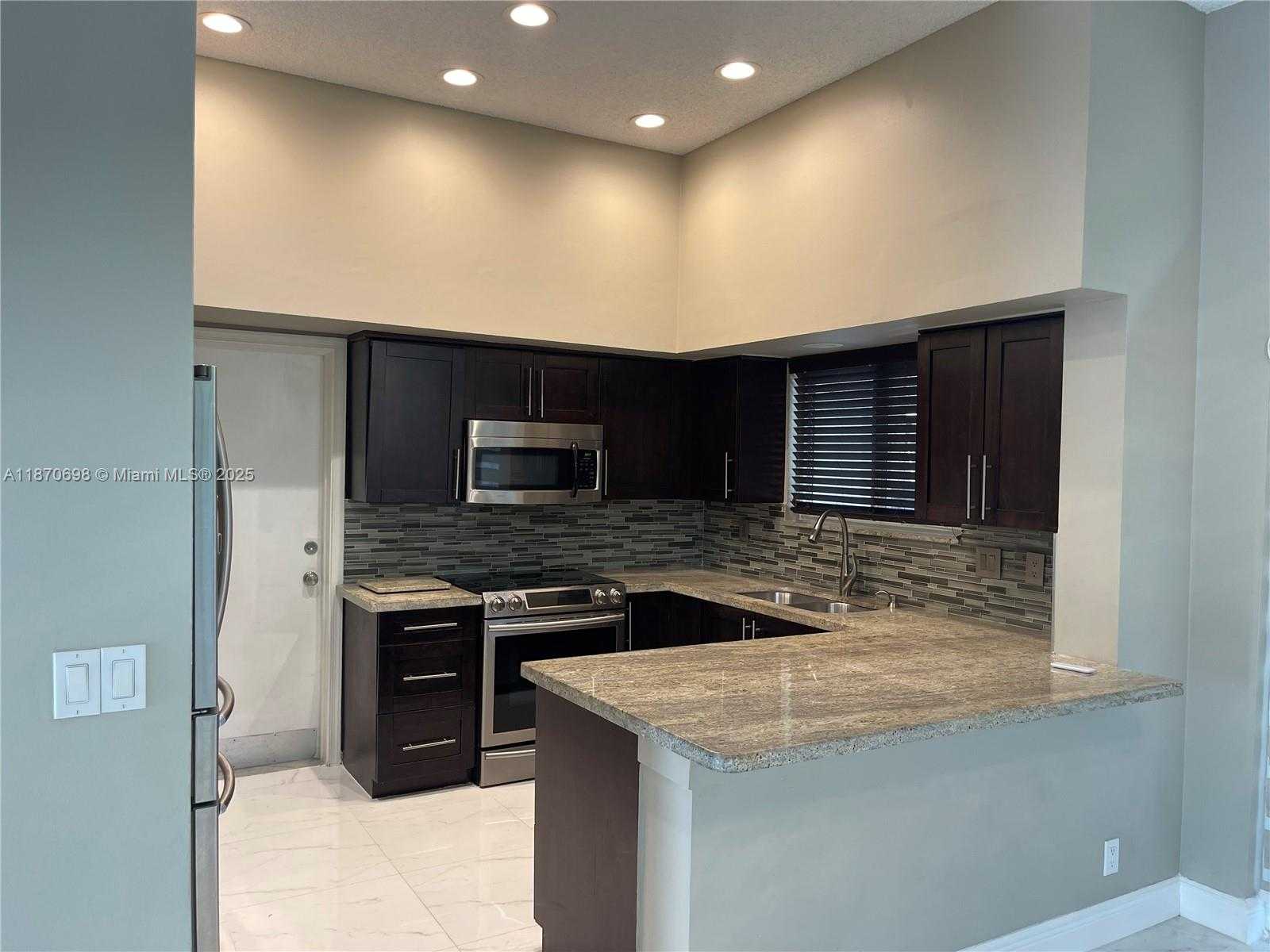 Small Image of 10101 NORTH WEST 5TH ST, Plantation Number 10