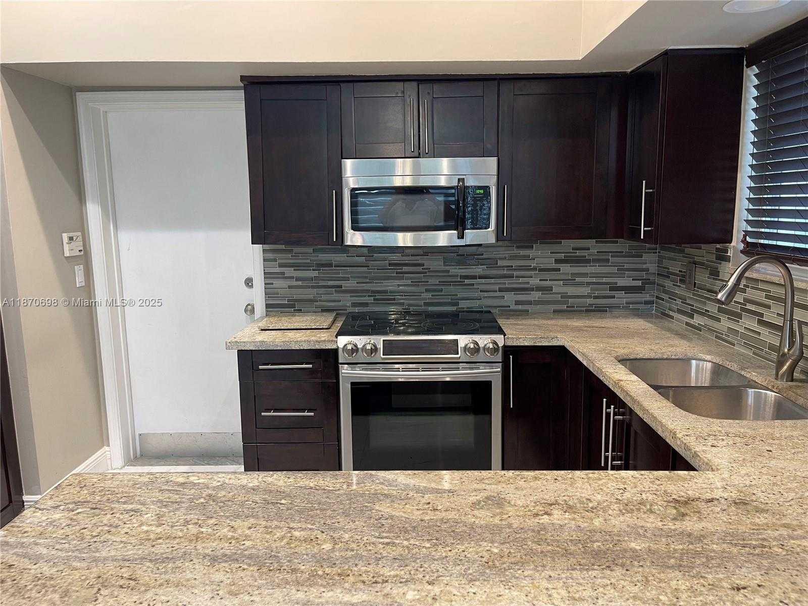 Small Image of 10101 NORTH WEST 5TH ST, Plantation Number 13