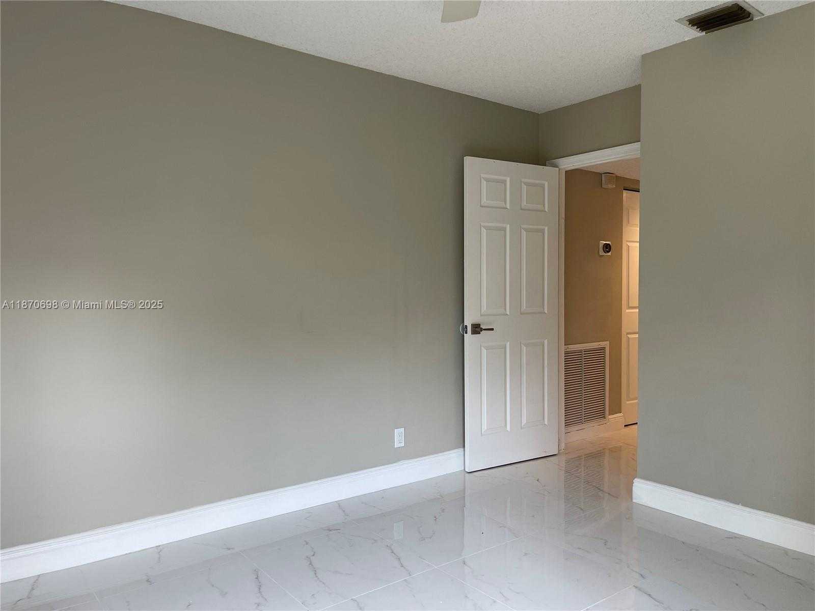 Small Image of 10101 NORTH WEST 5TH ST, Plantation Number 25