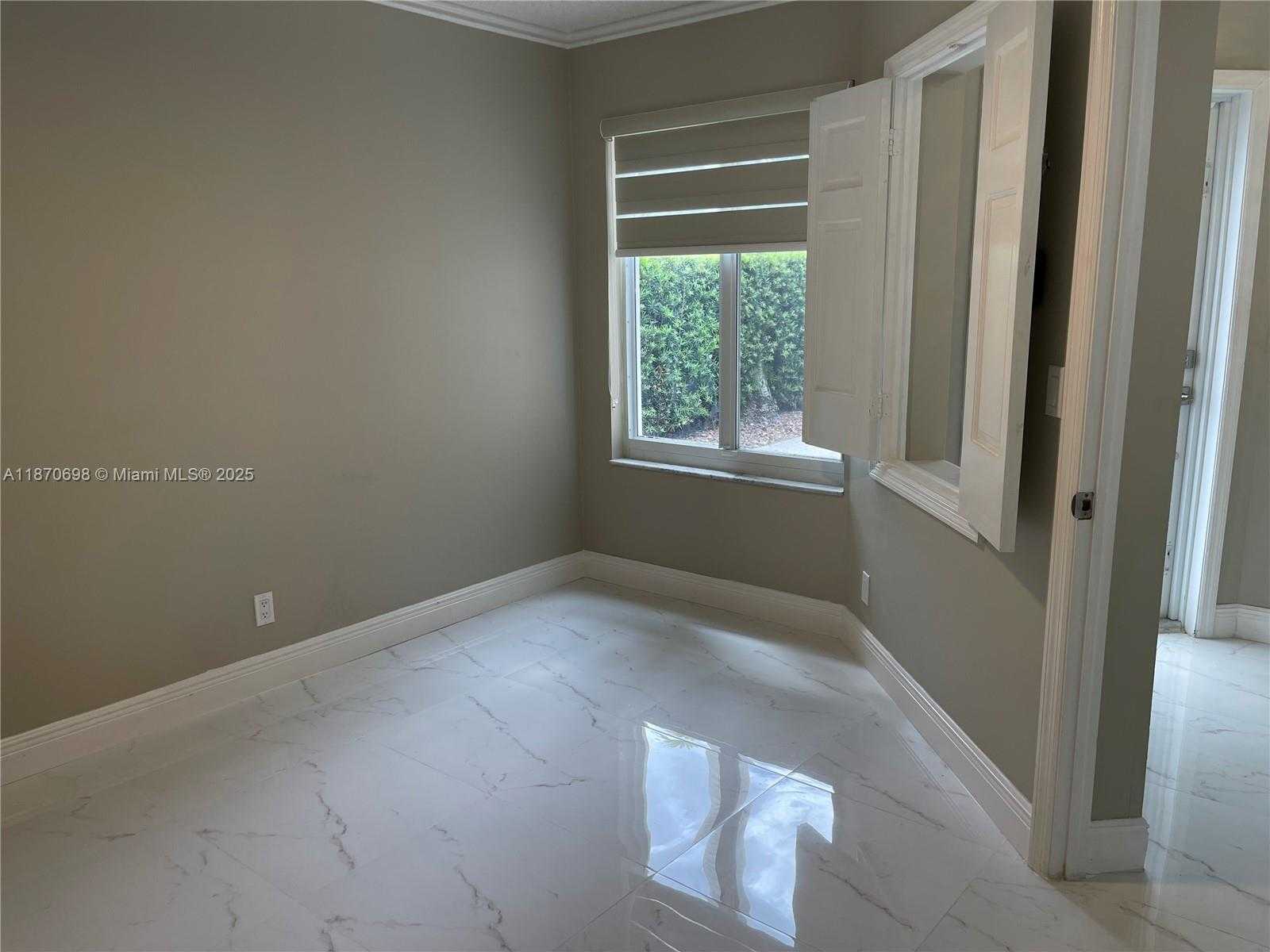 Small Image of 10101 NORTH WEST 5TH ST, Plantation Number 33