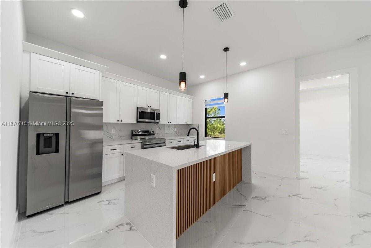 Small Image of 3123 NW 18TH AVE, Cape Coral Number 19