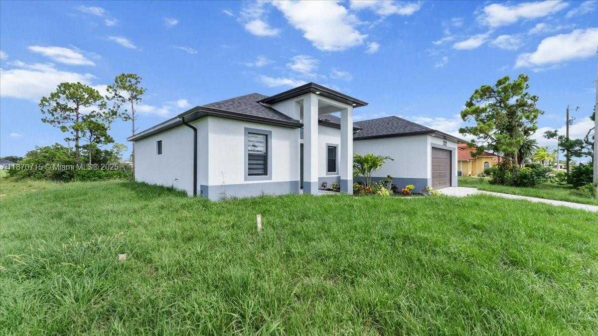 Small Image of 3123 NW 18TH AVE, Cape Coral Number 2