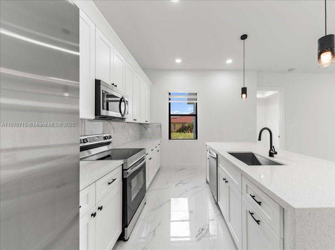 Small Image of 3123 NW 18TH AVE, Cape Coral Number 25