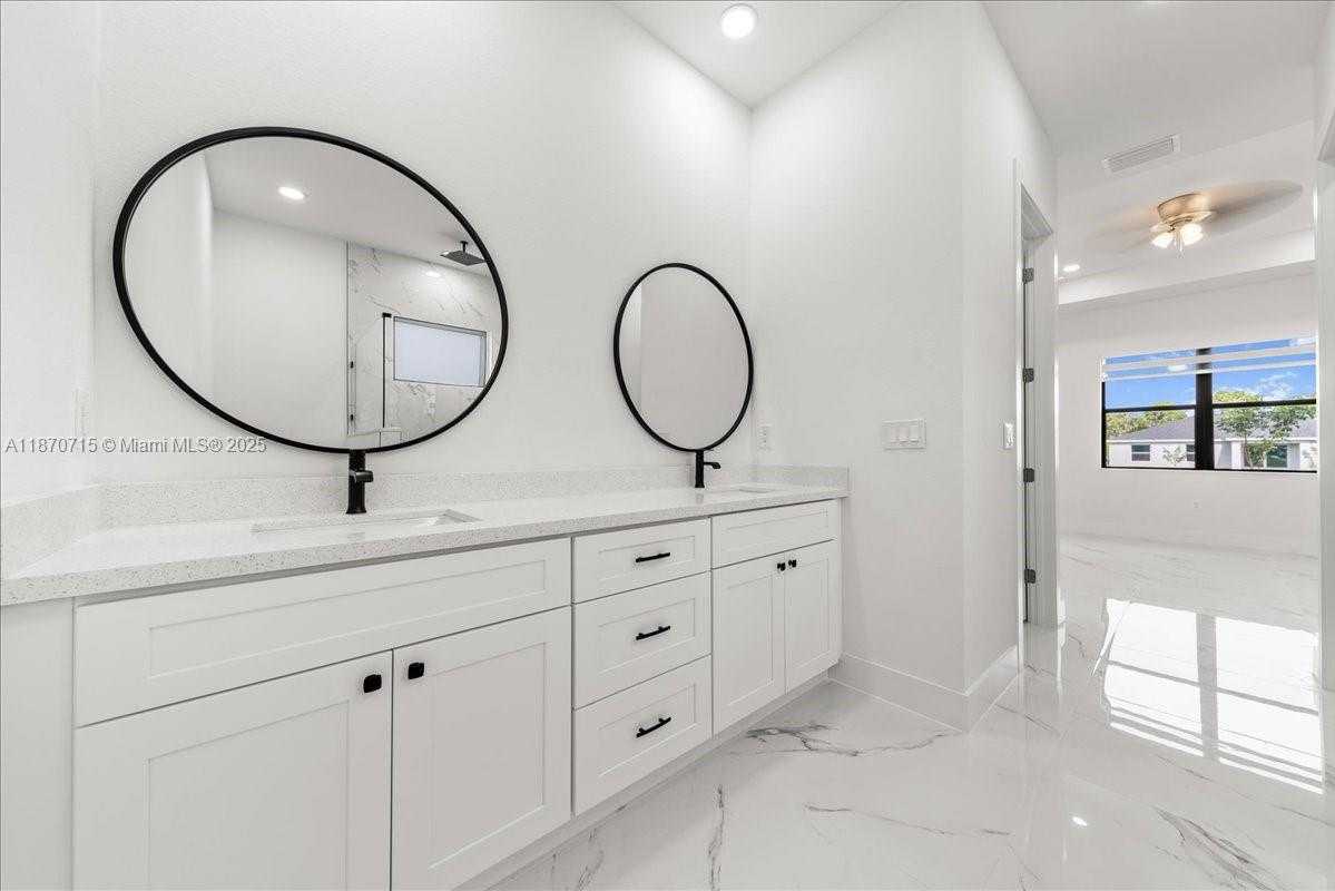 Small Image of 3123 NW 18TH AVE, Cape Coral Number 35