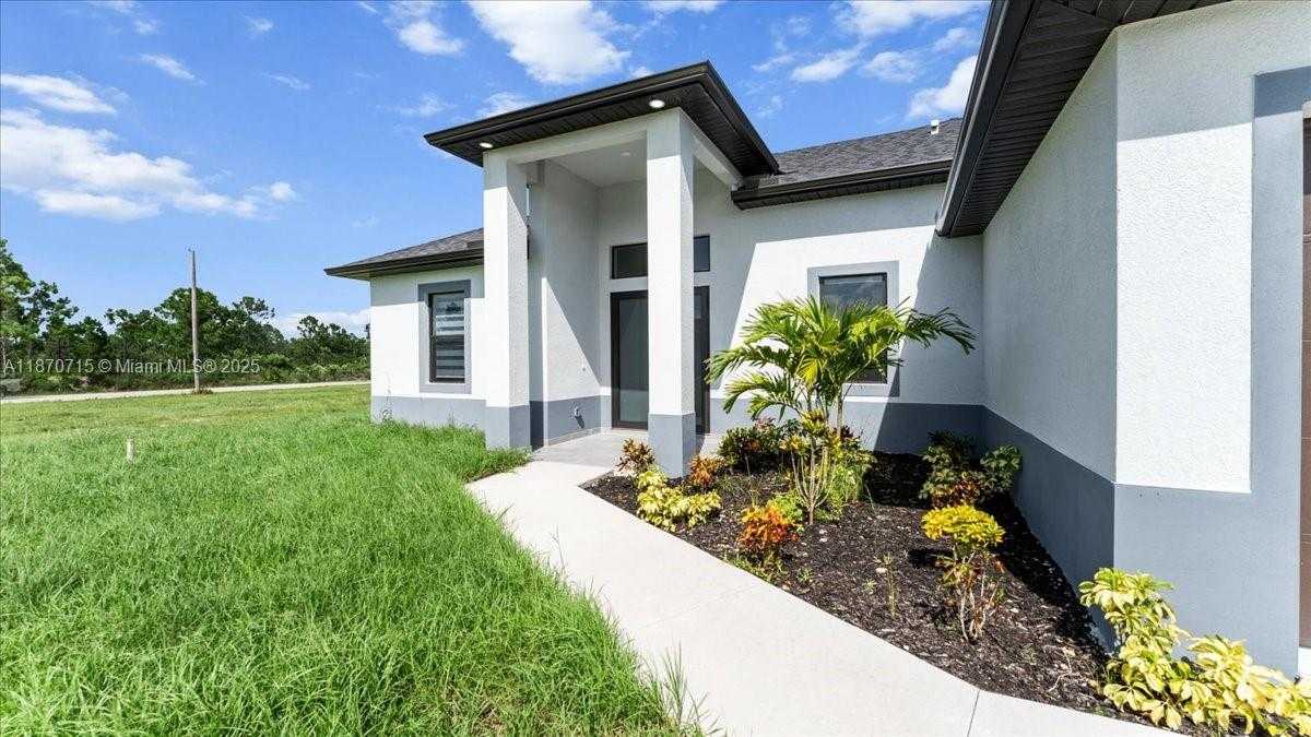 Small Image of 3123 NW 18TH AVE, Cape Coral Number 4