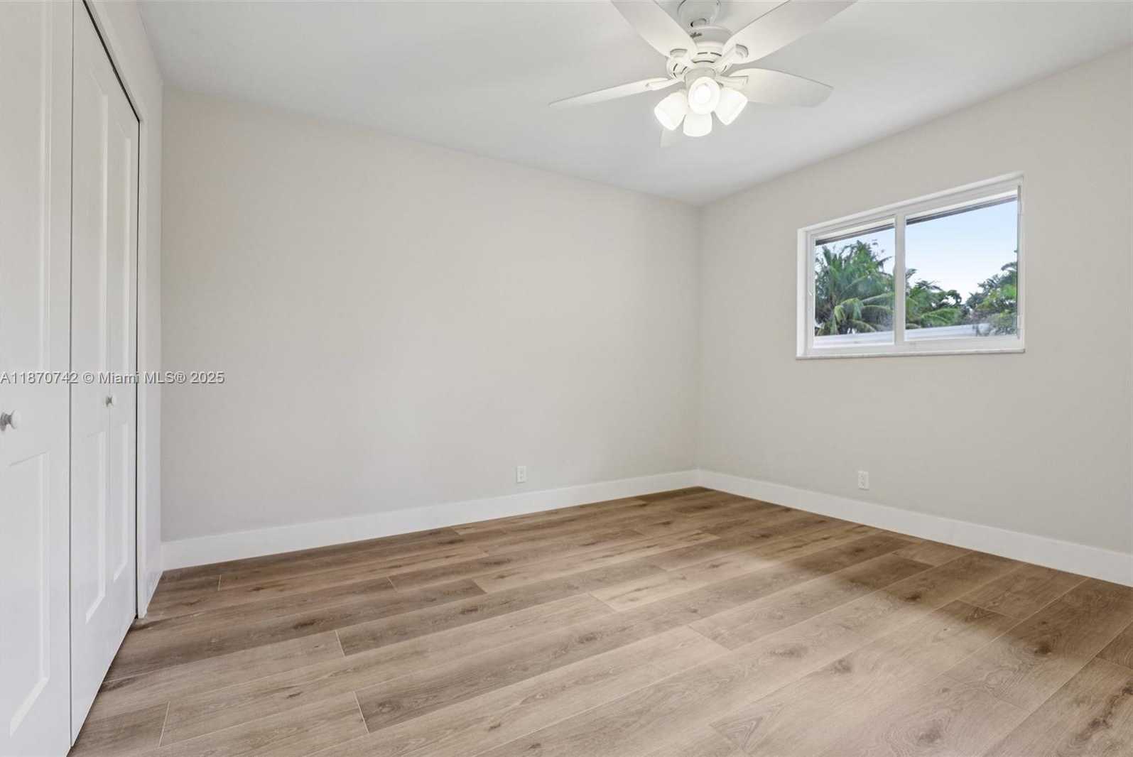 Small Image of 20 WEST TROPICAL WAY, Plantation Number 49