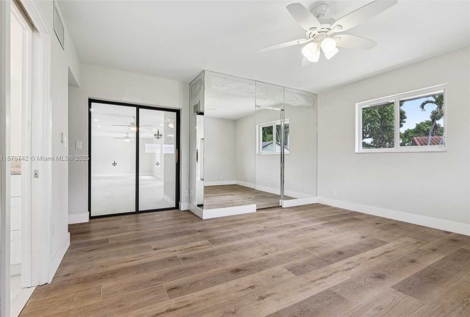 Small Image of 20 WEST TROPICAL WAY, Plantation Number 67