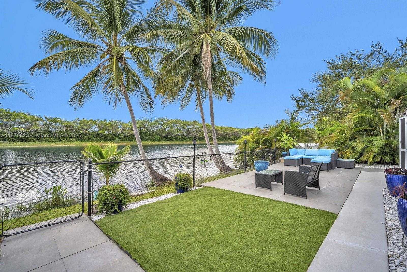 Small Image of 214 SOUTH WEST 180TH AVE, Pembroke Pines Number 40
