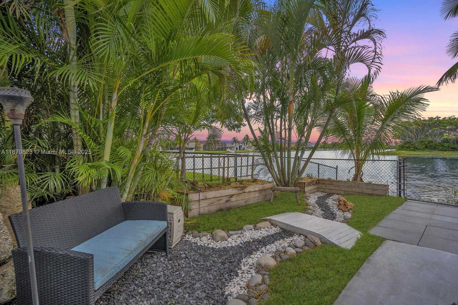 Small Image of 214 SOUTH WEST 180TH AVE, Pembroke Pines Number 41