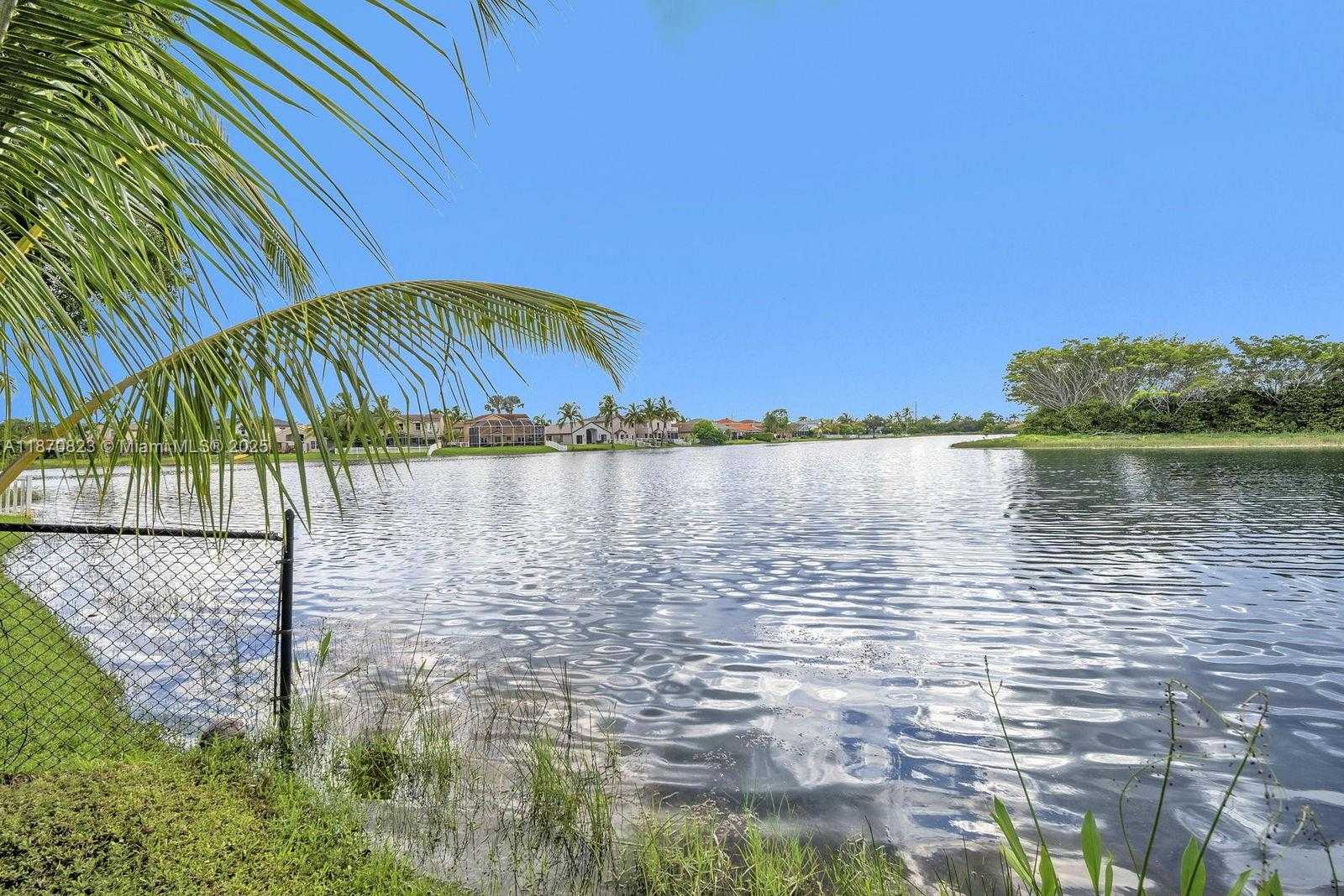 Small Image of 214 SOUTH WEST 180TH AVE, Pembroke Pines Number 42